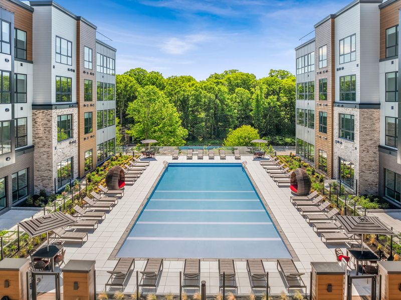 Pool deck and courtyard at The Sylvan, Englewood Cliffs, New Jersey